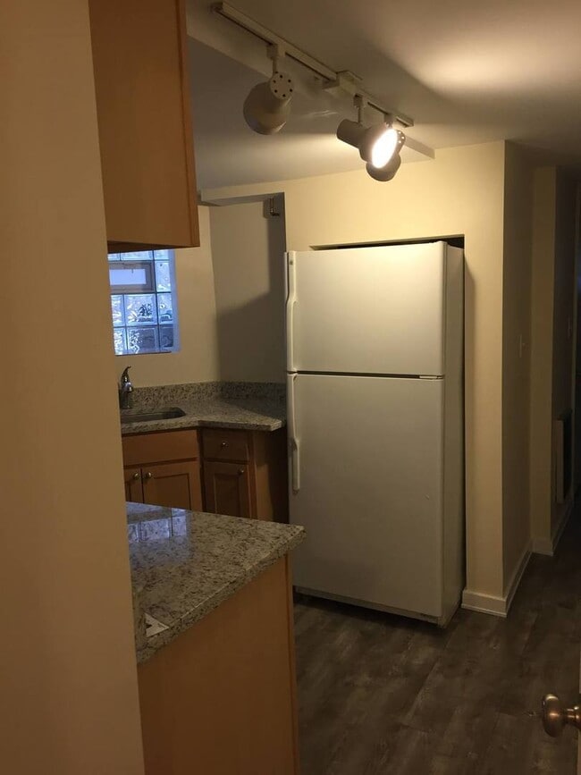 Foto del edificio - 2212 W Iowa St