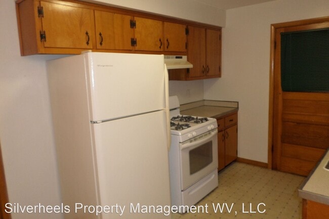 Building Photo - 3 br, 1 bath House - 1115 Tefft Street