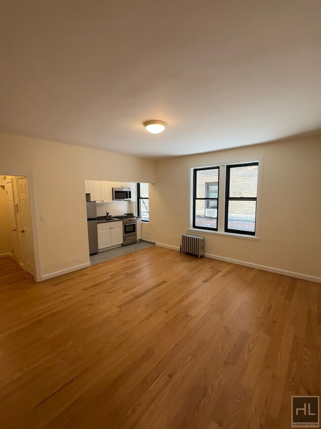 Primary Photo - West 10th Street