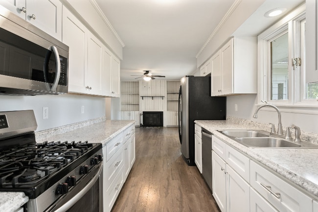 Foto del edificio - 23282 Forest Ln
