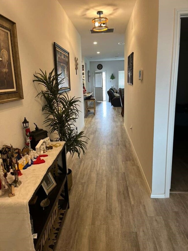 Building Photo - 31014 Brightwell Bnd