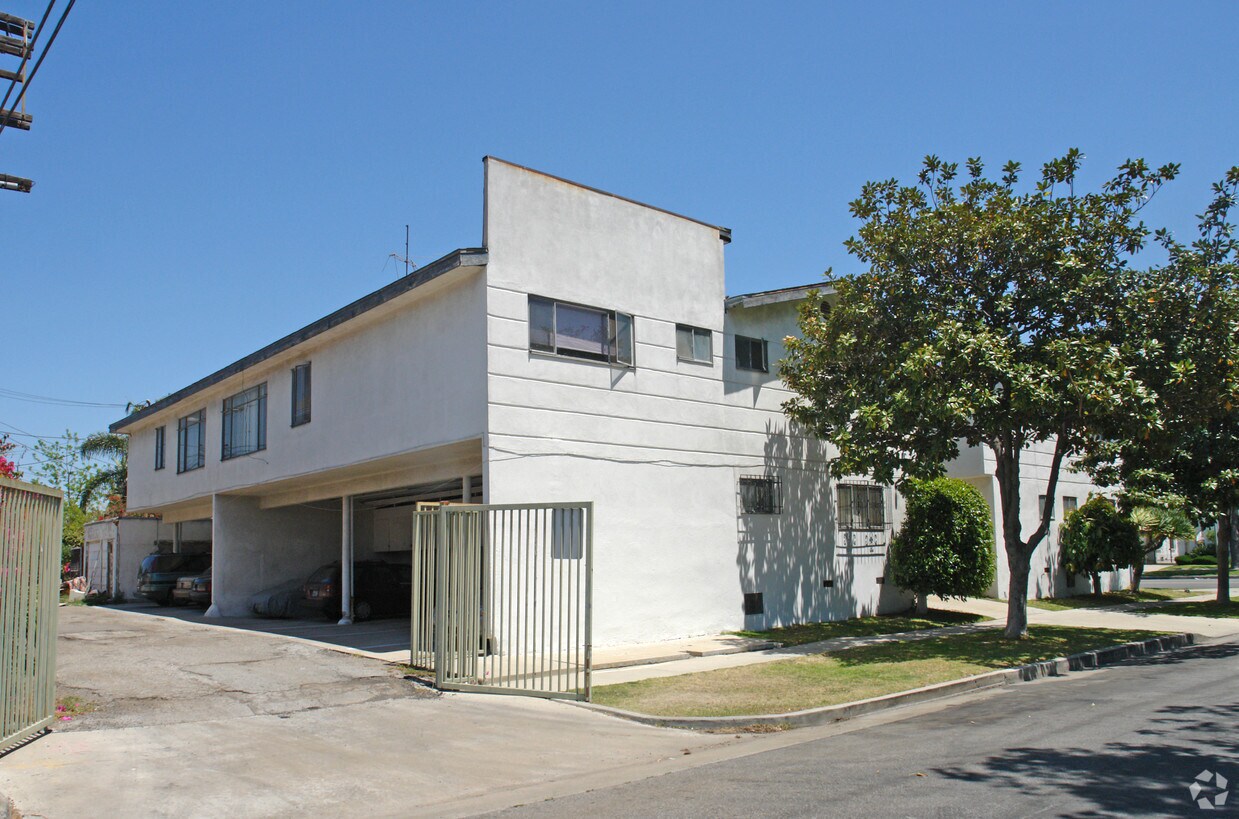 Building Photo - Crescent Arms