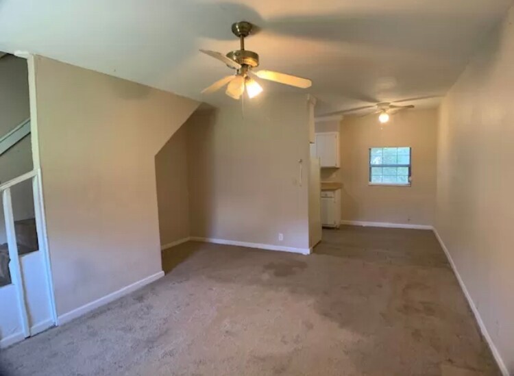 Re - 1207 N Ross Ave