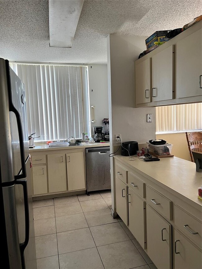 Foto del edificio - 4222 Inverrary Blvd