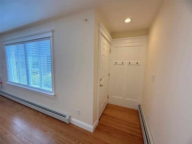 Building Photo - 250 Beechwood Ave