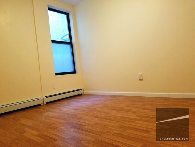 Building Photo - 3027 42nd St