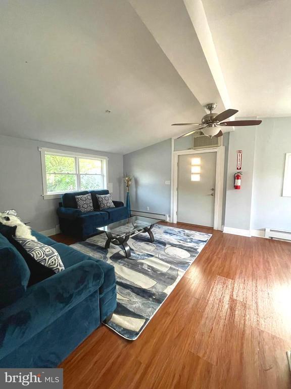 Foto del edificio - 1229 Crawford Dr