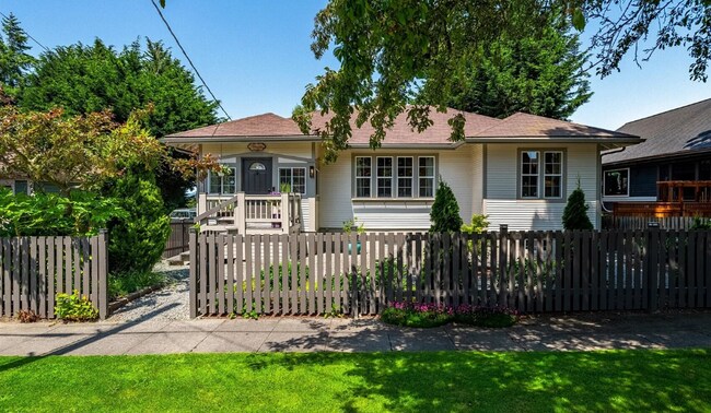 Foto del edificio - Charming updated 1920s 3BD 3BA