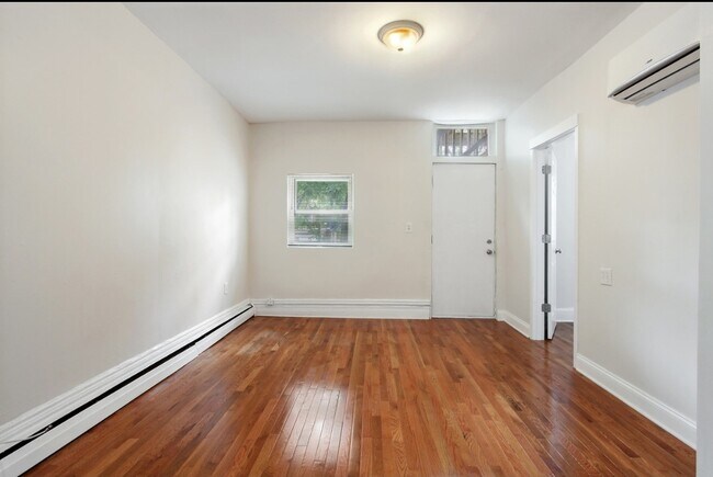 Foto del edificio - 1420 N Campbell Ave