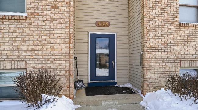 Building Photo - 4326 Villa Dr