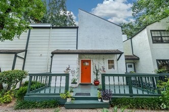 Building Photo - 706 Worthshire St