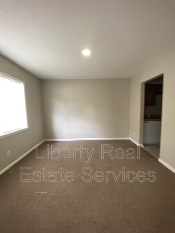 Foto del edificio - 744 Elaine St