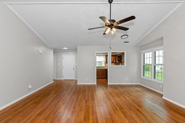 Building Photo - 225 Bracken Ct