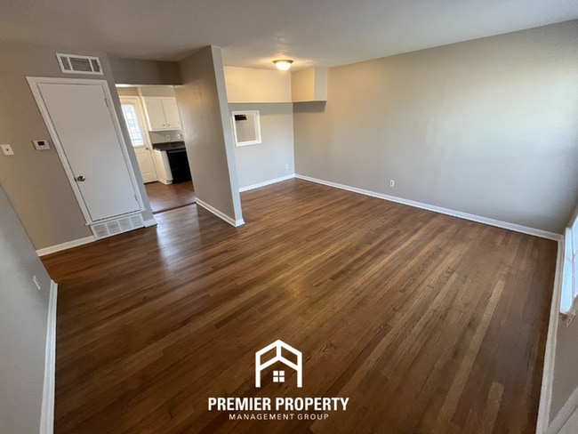 Photo - Beautiful 3BR/2BA Memphis Home with Hardwood Floors, Formal Dining & Fenced Yard