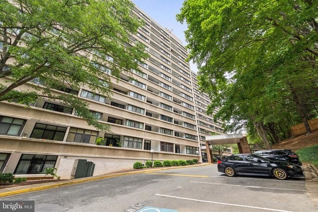 Building Photo - 5911 Edsall Rd