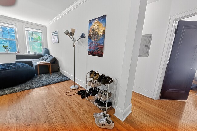 Foto del edificio - 6638 N Glenwood Ave