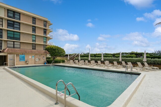 Foto del edificio - 3200 S Ocean Blvd