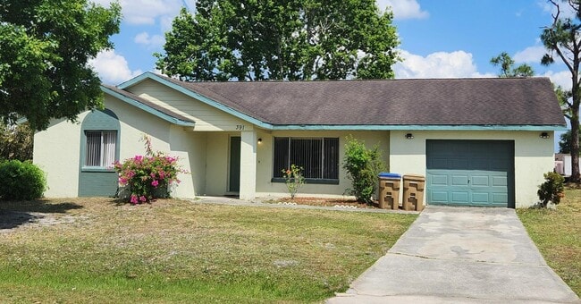 Photo - 391 Buttonwood Dr House