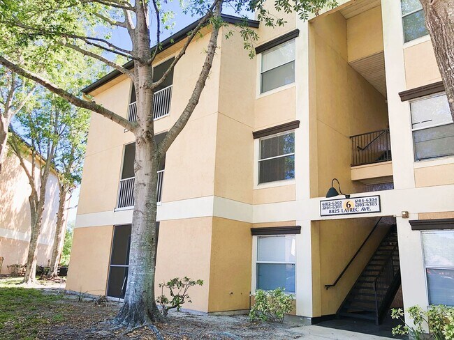 Foto del edificio - Charming 2/2 Spacious Condo with a Screened Balcony in the Highly Desired Dr. Phillips Area - Orl...