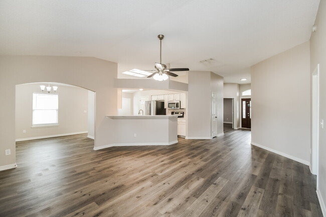 Building Photo - 2951 Waters View Cir
