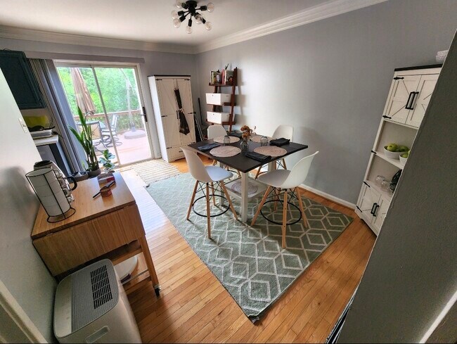 Foto del edificio - 3922 Marquis Pl