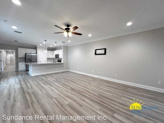 Building Photo - 3 br, 2 bath House - 61 E 9th Avenue