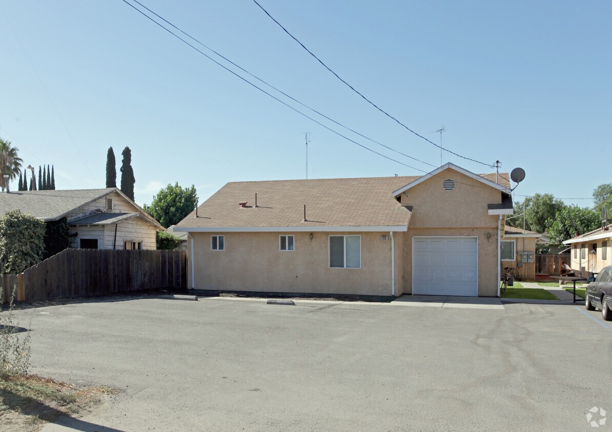Primary Photo - 702 Erickson Ave