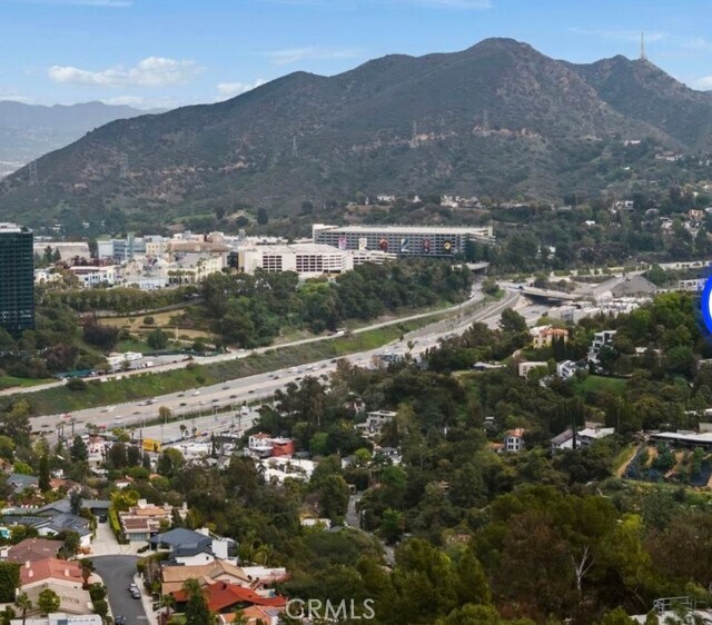 Foto del edificio - 3230 Wrightwood Dr