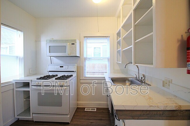 Foto del edificio - 317 E Bannock St
