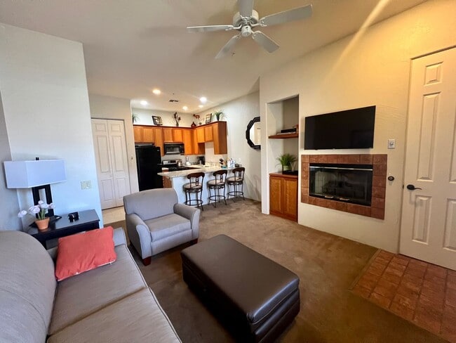 Building Photo - AVAILABLE NOW!!! DOWNSTAIRS 1 Bedroom 1 Bathroom La Quinta Condo
