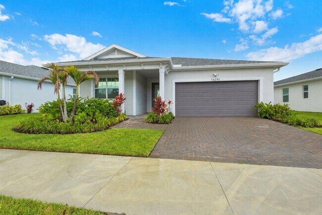 Building Photo - 14391 SW Skye Dr
