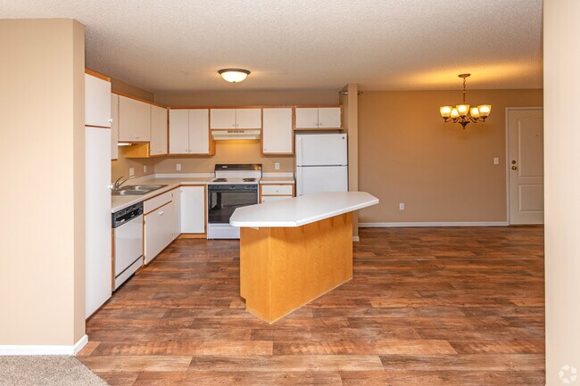 Building Photo - Meadowlawn Village