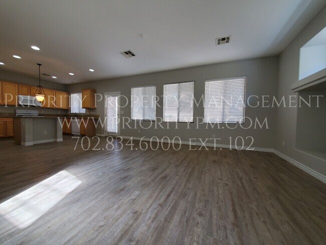 Building Photo - Beautiful 4 Bedroom NEAR Aliante ~ 2+ Bath...