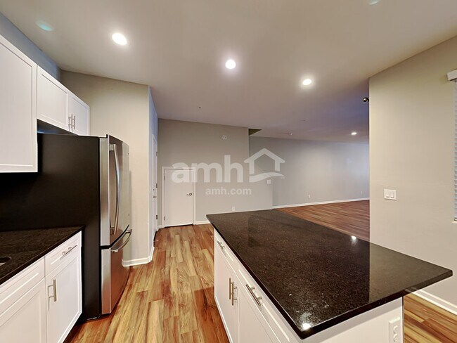 Building Photo - 20727 W Stone Hill Road