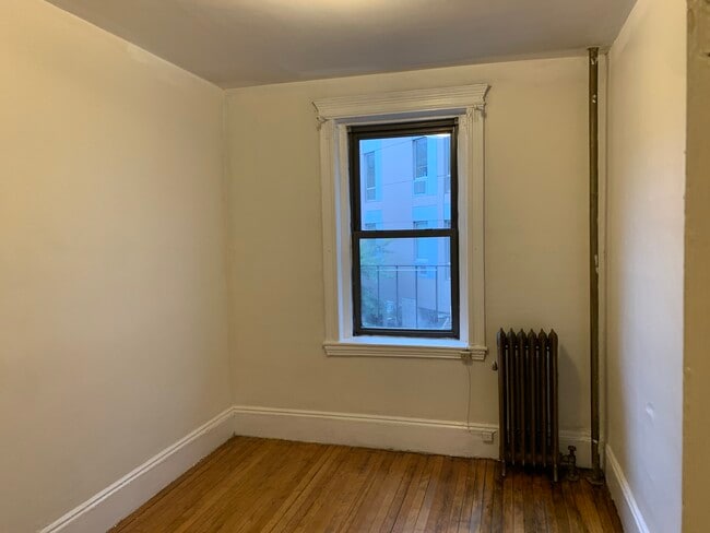 Building Photo - 55 Burbank St