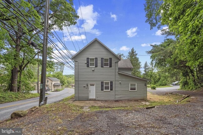 Building Photo - 1841 Hillside Rd