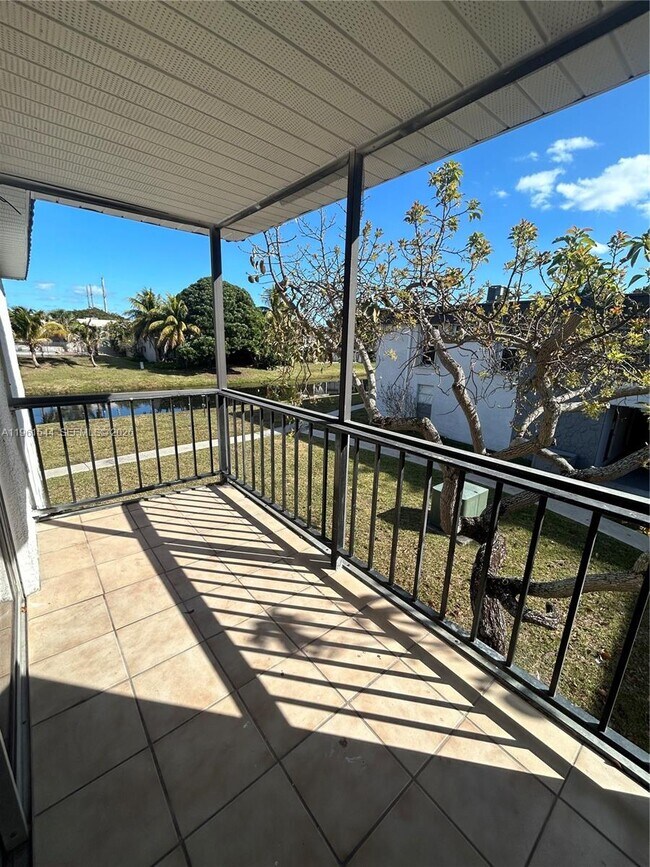 Foto del edificio - 10367 N Kendall Dr