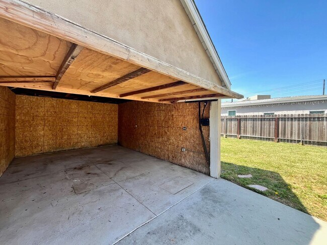 Foto del edificio - Renovated Lawndale home for rent