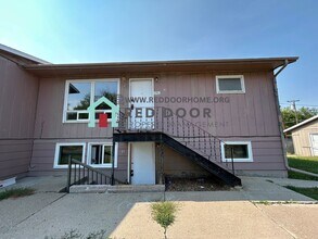 Building Photo - 1121 5th Ave S