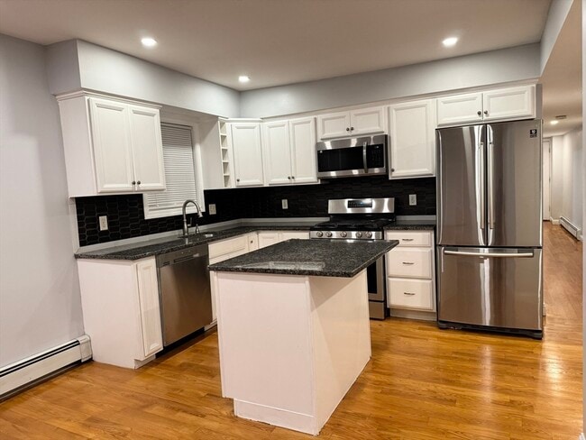 Building Photo - 347 Water St