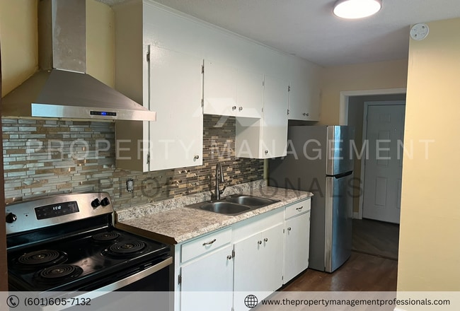 Building Photo - 1552 Reddix St