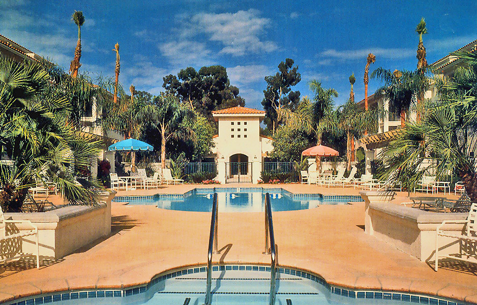 Primary Photo - 401 Por La Mar Cir
