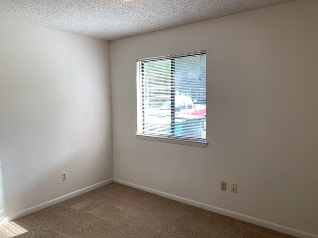 Foto del edificio - 716 Fairview Dr