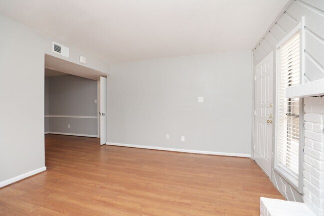 Foto del edificio - 2100 Wilcrest Dr