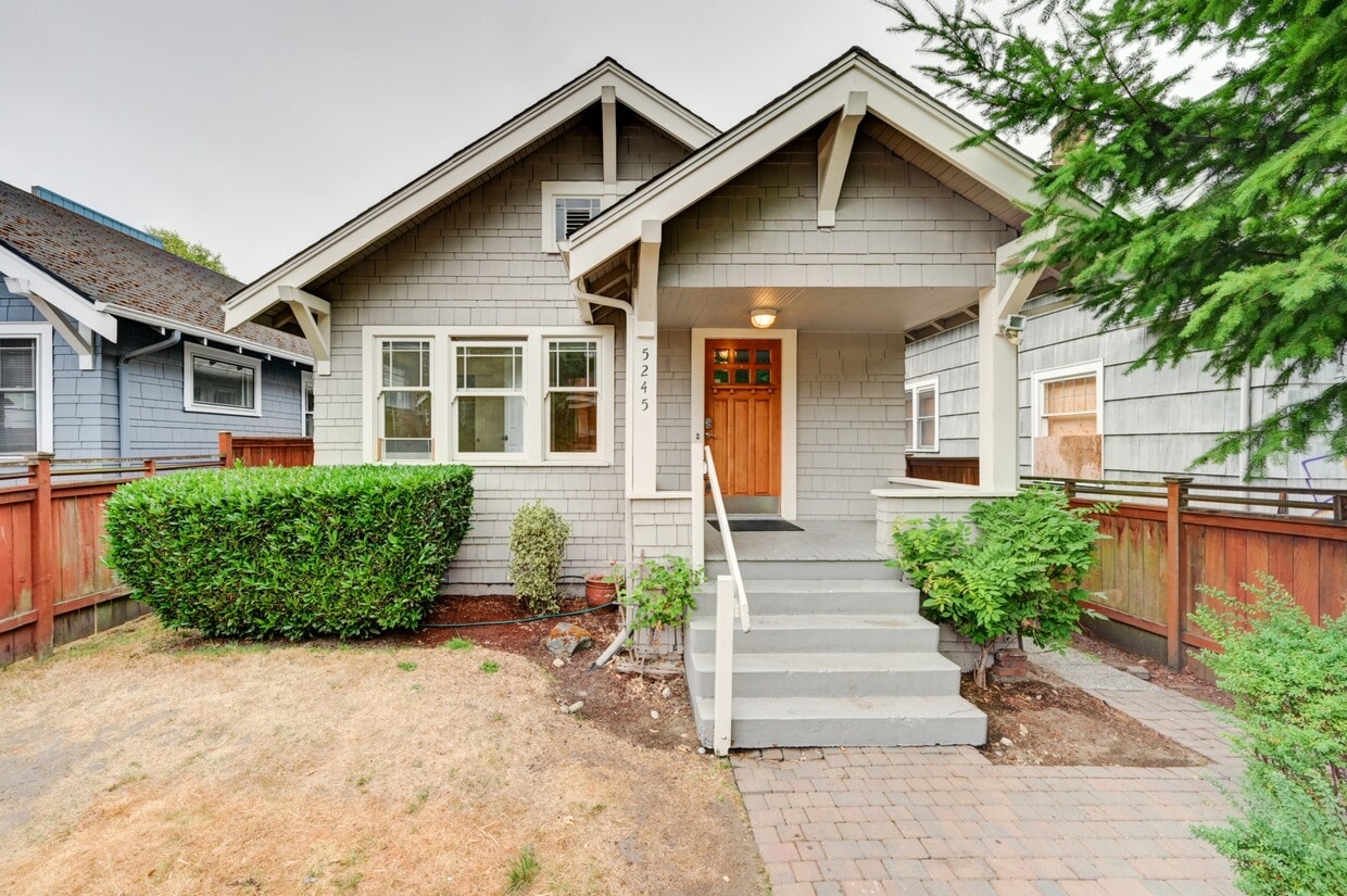 Primary Photo - 5245 11th Ave NE