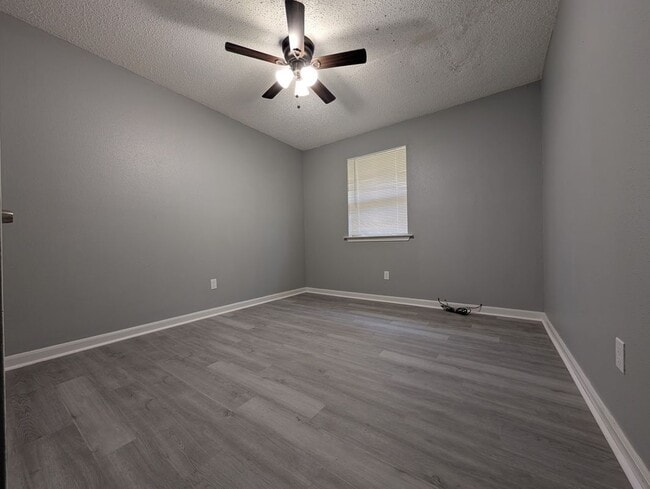 Foto del edificio - 2113 S Sugar Ridge Dr