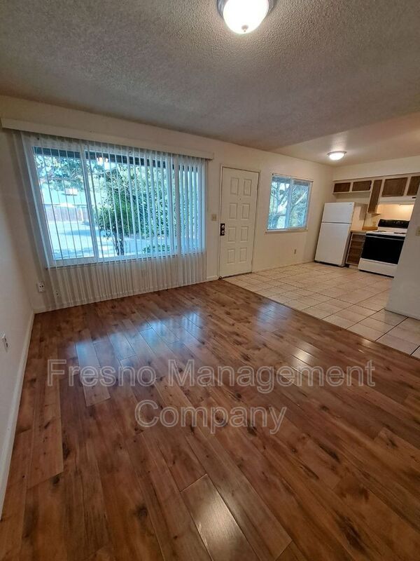 Building Photo - 2318 N Angus Ave