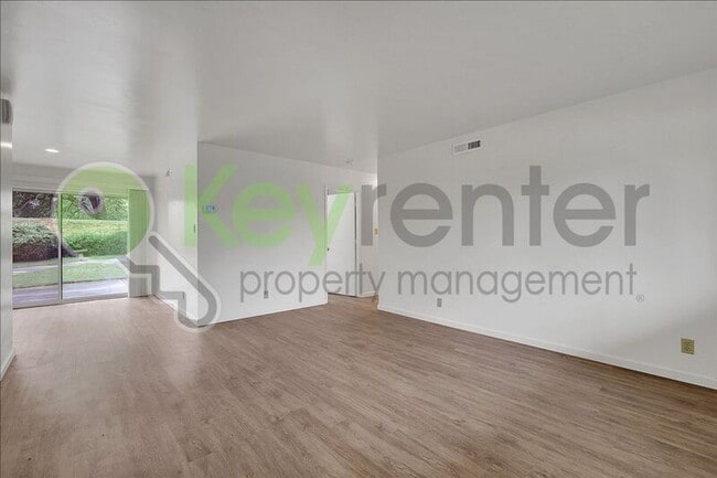 Photo - 2308 Rogue River Dr House