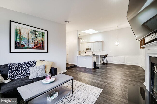 Foto del edificio - 7510 Ashby Ln