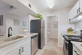 Building Photo - The Park at Trapani